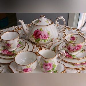 Royal Albert American Beauty 12 Piece Set Teapot Tea Cups Plate Cream Sugar Tray